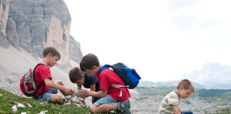Wakacje z maluchem pod namiotem - wybierz najlepsze buty trekkingowe dla dzieci!