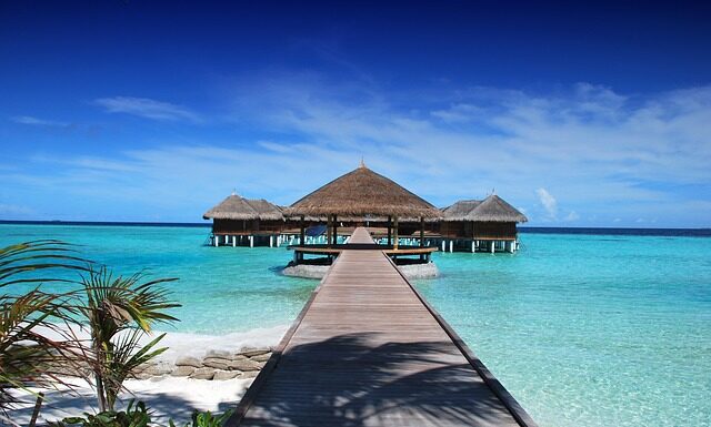 Jak długo leci się na Malediwy z Polski?