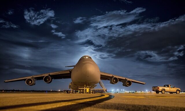 Ile się leci samolotem z Warszawy do Chicago? Ile się leci samolotem z Warszawy do Chicago?